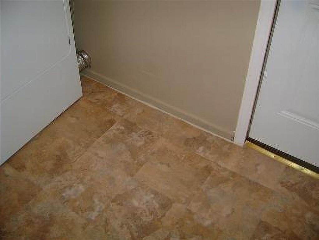 302 E Rose Street — photo 14