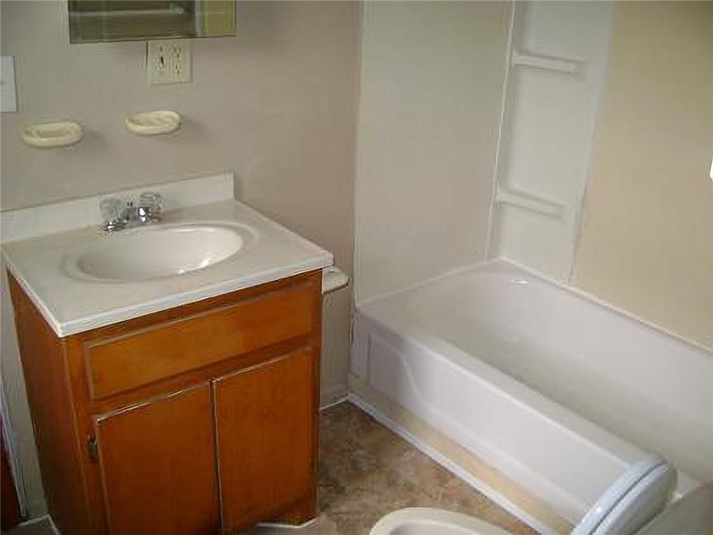 302 E Rose Street — photo 16