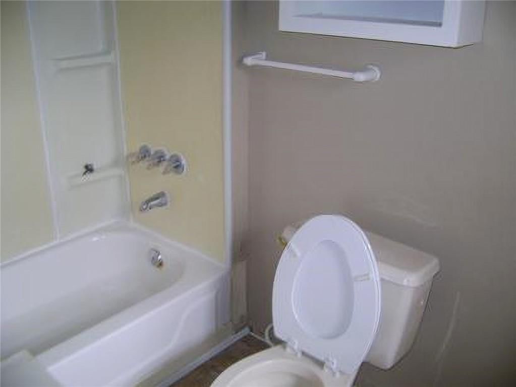 302 E Rose Street — photo 17
