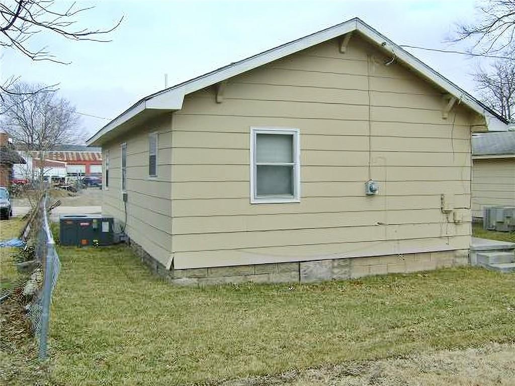 302 E Rose Street — photo 19