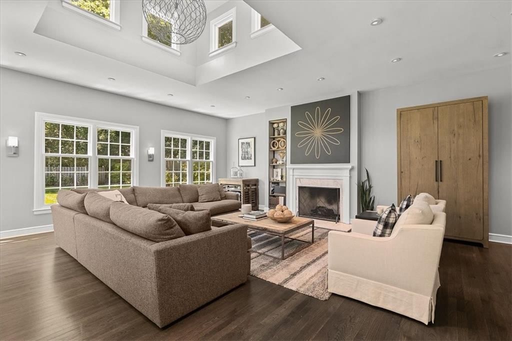 835 W 53rd Terrace — photo 24