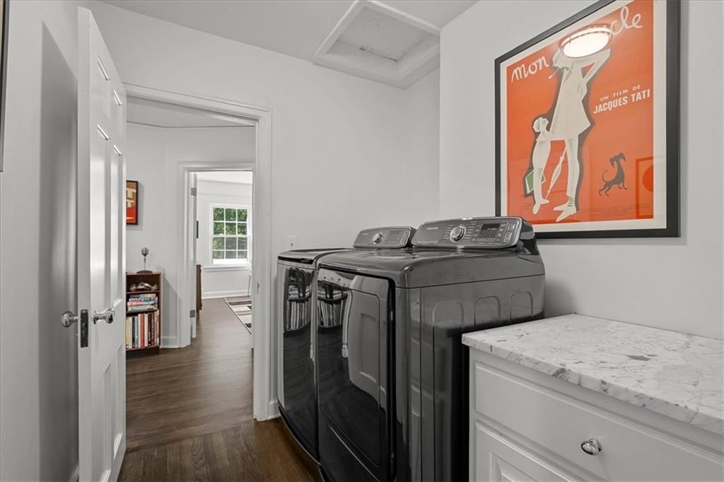835 W 53rd Terrace — photo 36