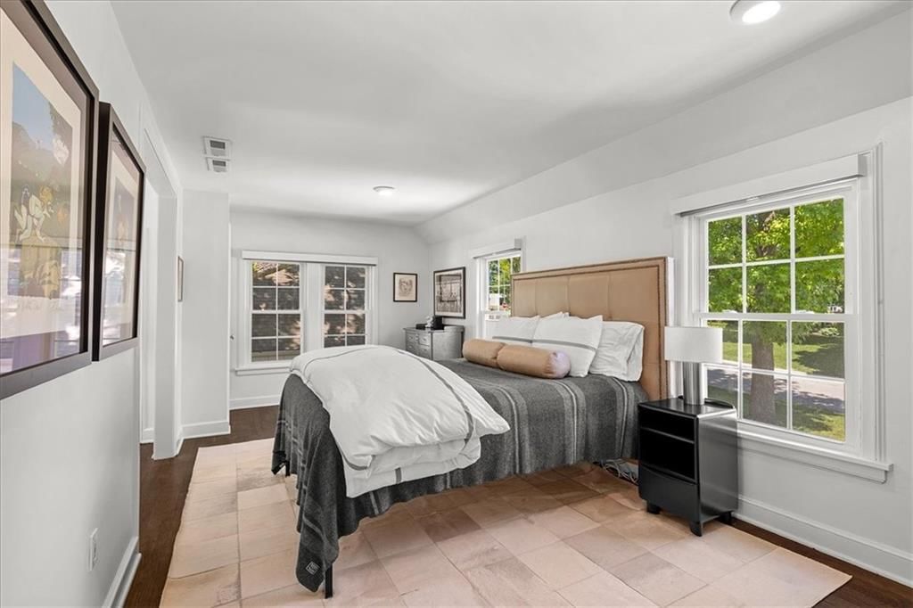 835 W 53rd Terrace — photo 41