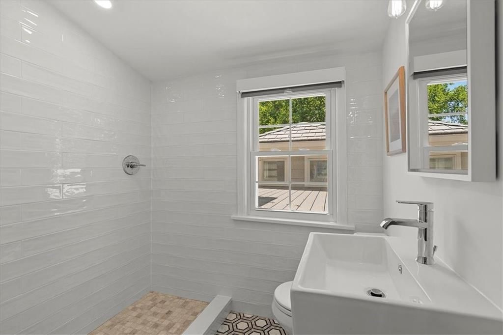 835 W 53rd Terrace — photo 42