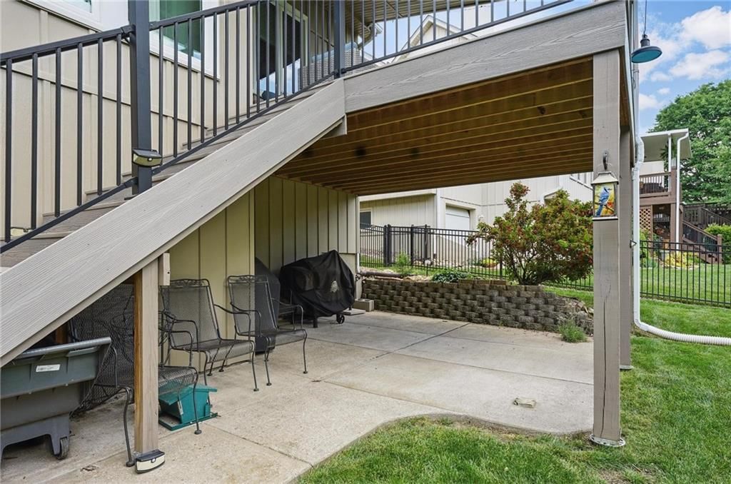 8001 NW 76th Terrace — photo 47