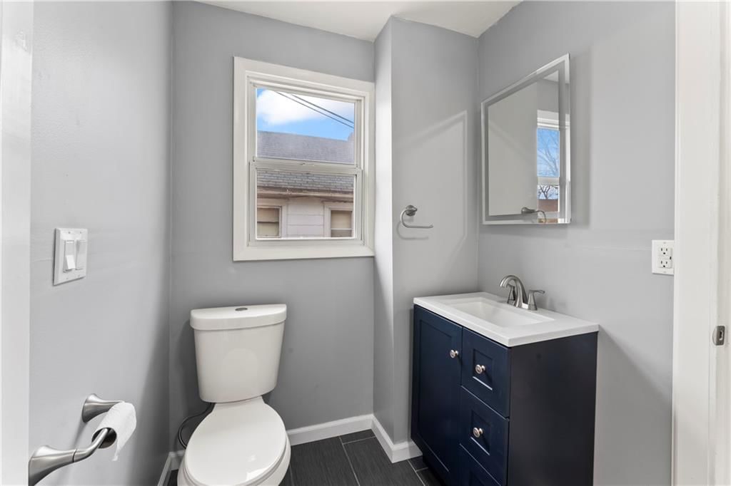 2000 Esterly Avenue — photo 14