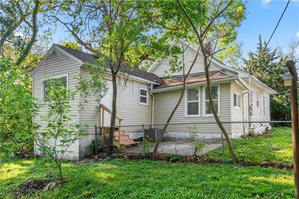 2000 Esterly Avenue — photo 19