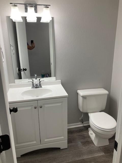 2121 Highridge Drive — photo 9