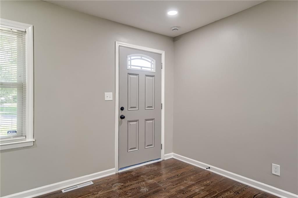 9504 Belmont Avenue — photo 2