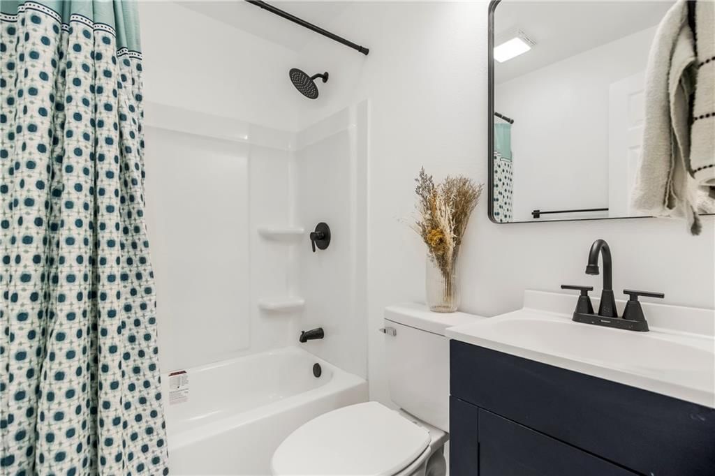 222 W College Street — photo 19