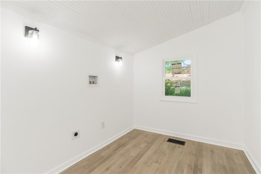 222 W College Street — photo 21