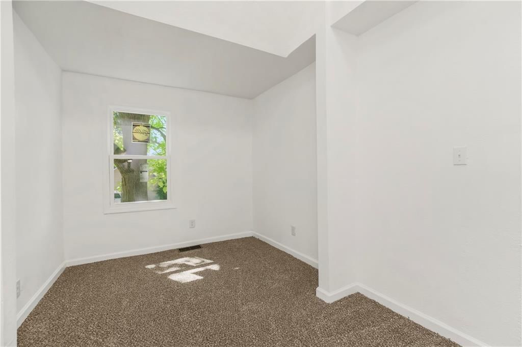 222 W College Street — photo 24