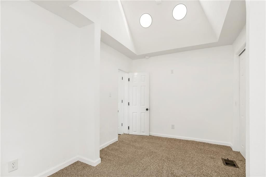 222 W College Street — photo 25