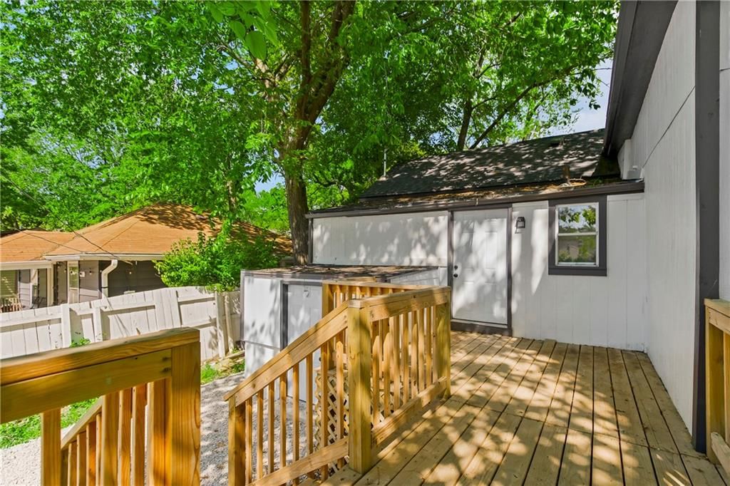 222 W College Street — photo 28