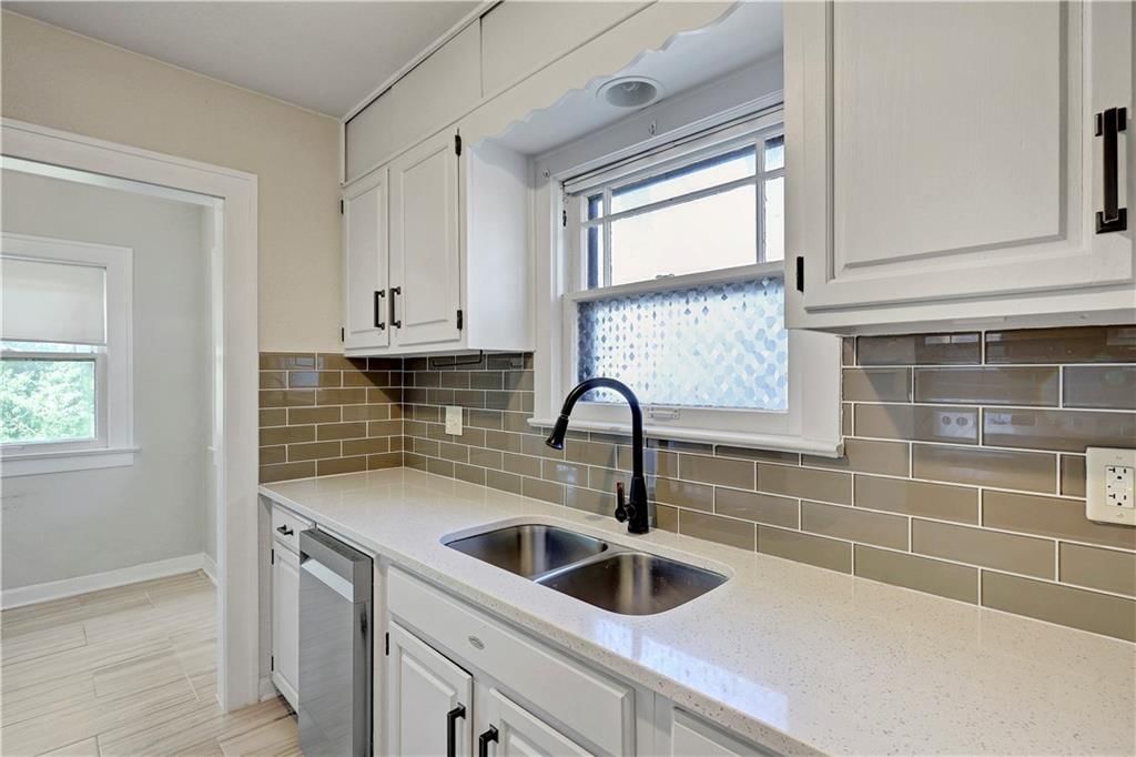 Photo 13 of 32 - 2414 N 12th Street