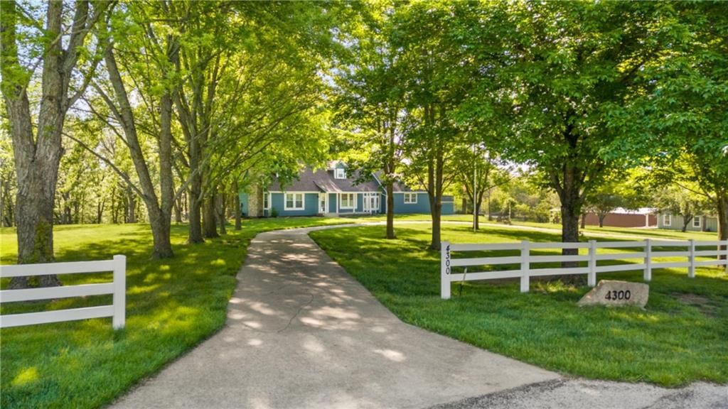 4300 Country Squire Lane — photo 11