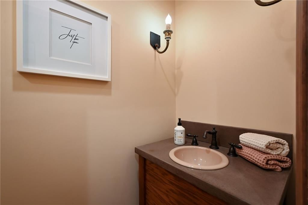 4414 W 112th Terrace — photo 8