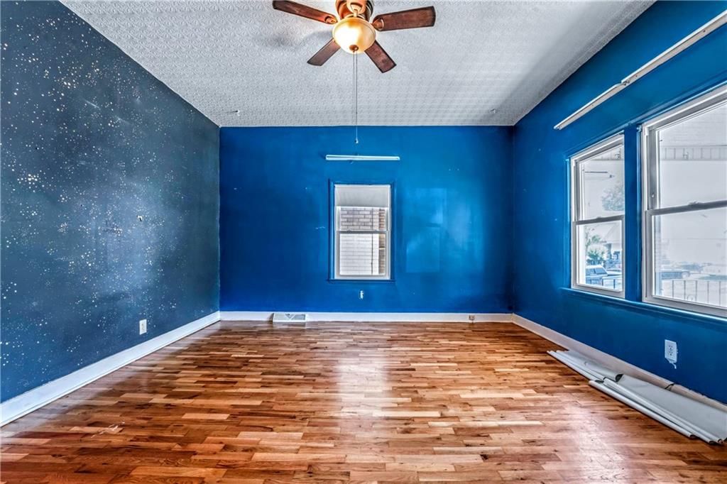 218 S 8th Street — photo 12