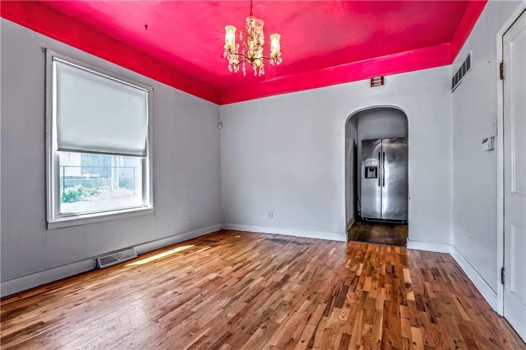 218 S 8th Street — photo 14