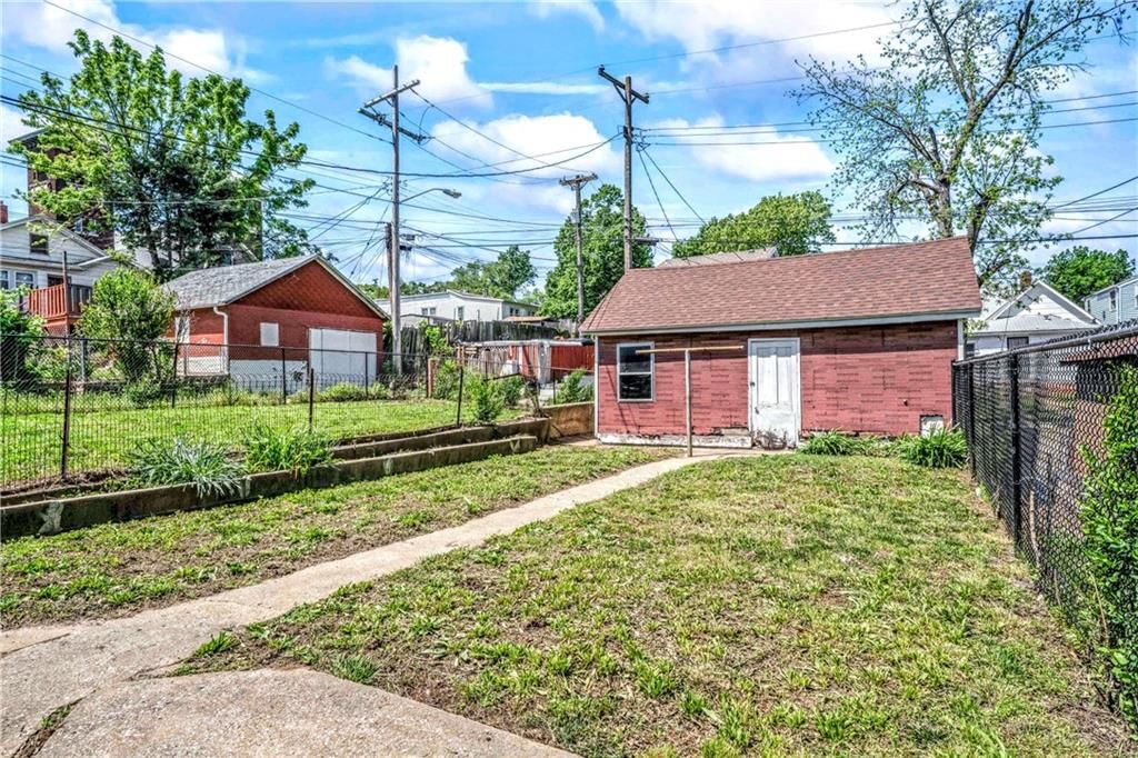 218 S 8th Street — photo 20