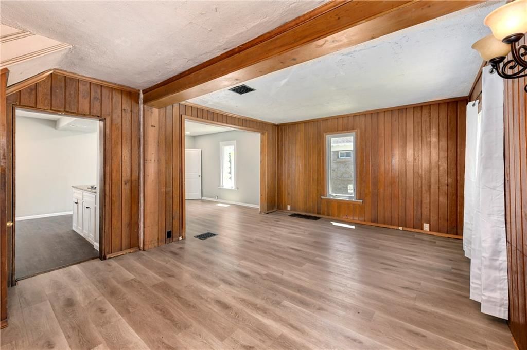 2409 Oakley Avenue — photo 3
