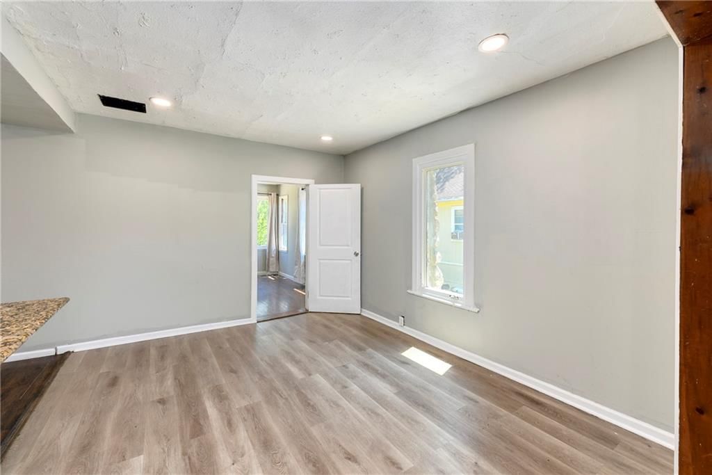 2409 Oakley Avenue — photo 6