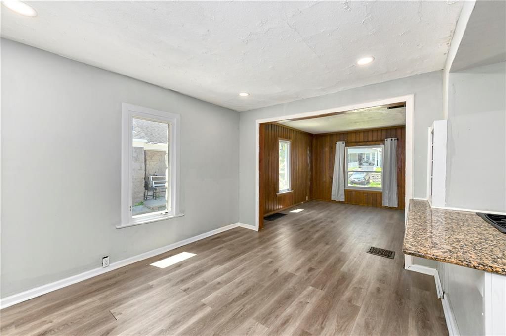 2409 Oakley Avenue — photo 7