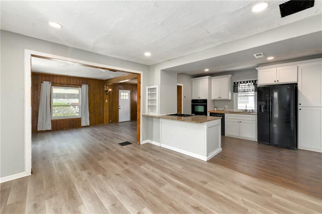 2409 Oakley Avenue — photo 8