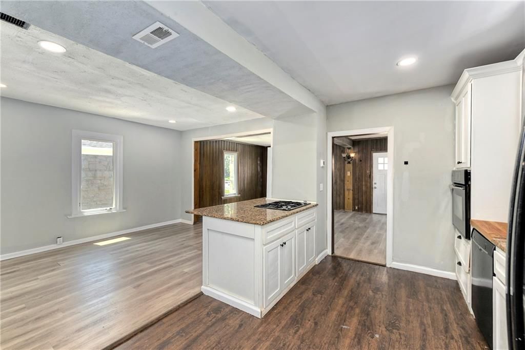 2409 Oakley Avenue — photo 12