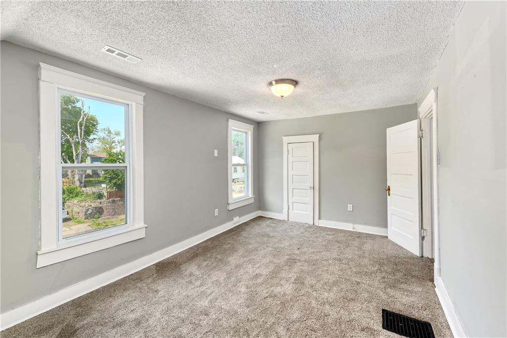 2409 Oakley Avenue — photo 19
