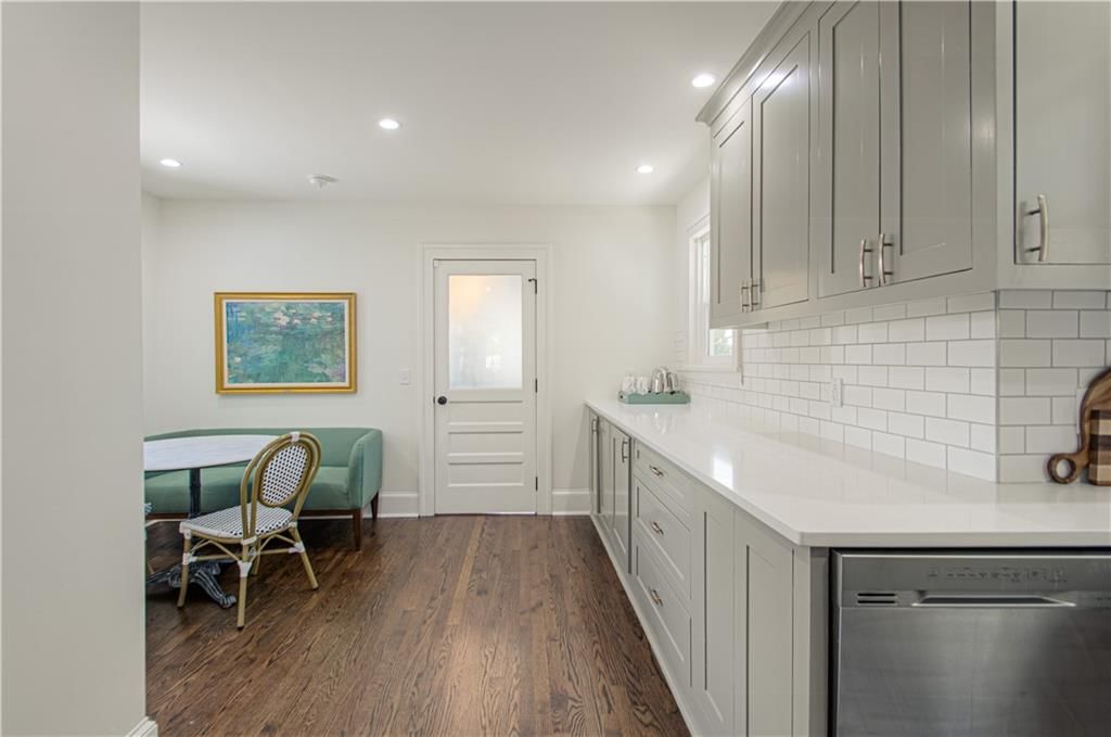 1617 W 50th Street — photo 20