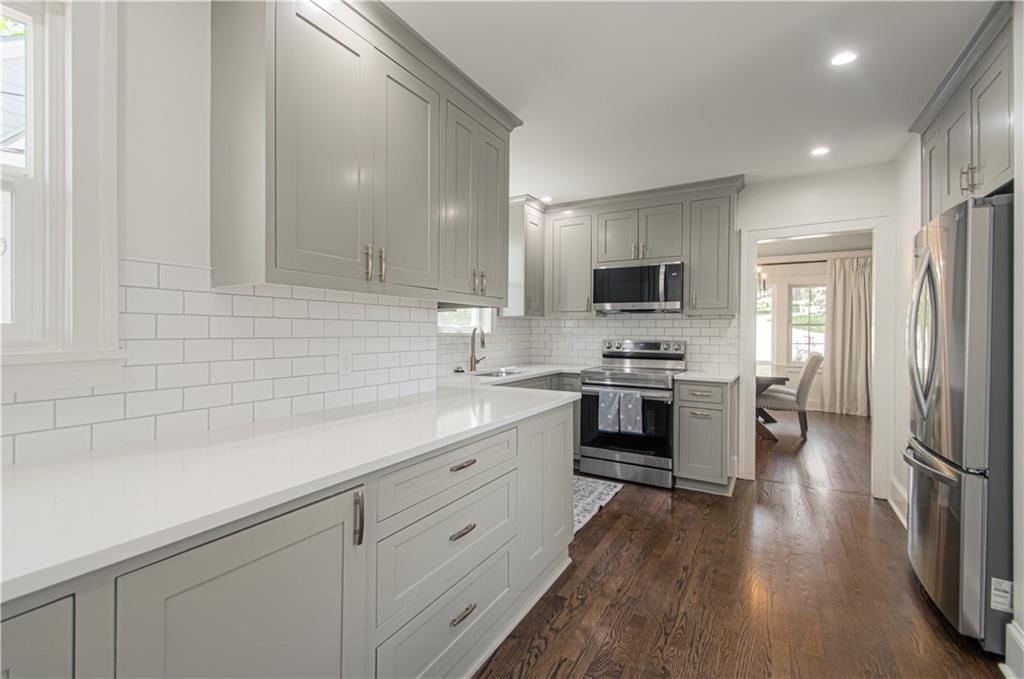 1617 W 50th Street — photo 22