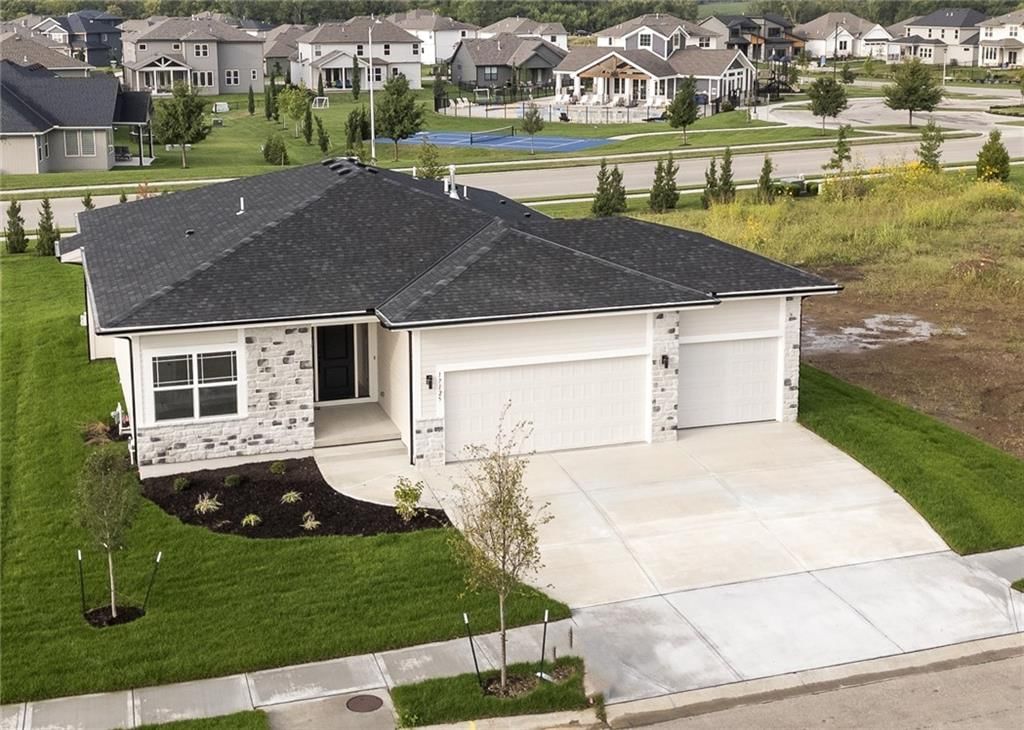 17125 W 168th Place, Olathe, KS