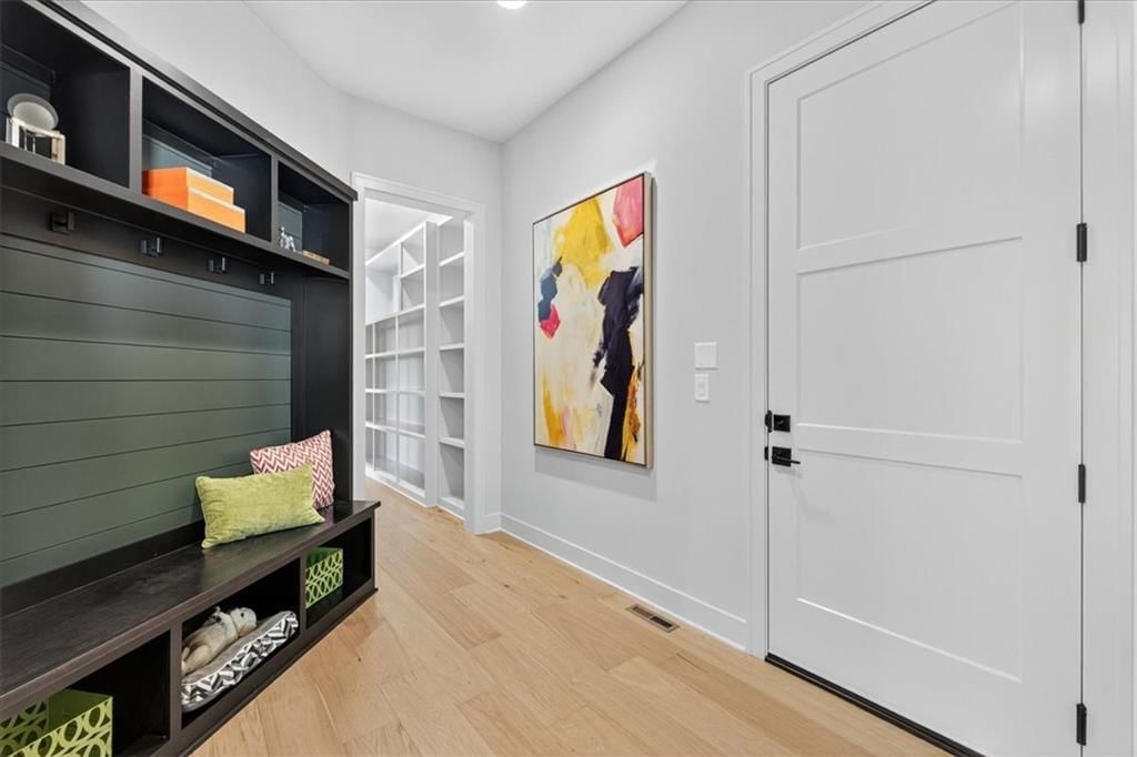 5907 N Lucerne Avenue — photo 24