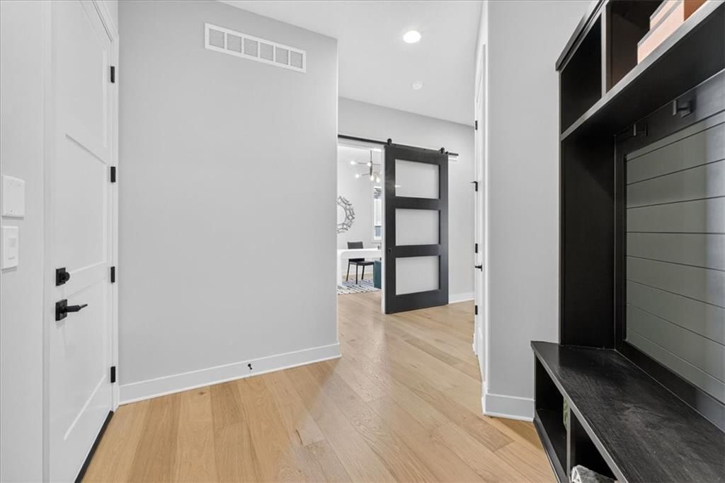 5907 N Lucerne Avenue — photo 25