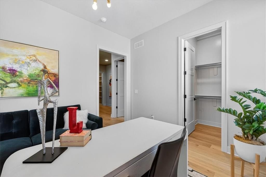 5907 N Lucerne Avenue — photo 39