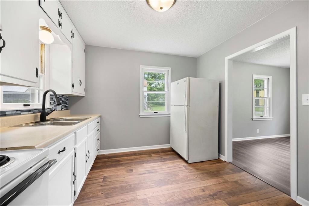 902 S Oakland Street — photo 5