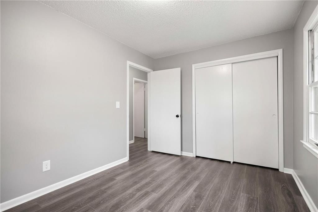 902 S Oakland Street — photo 8