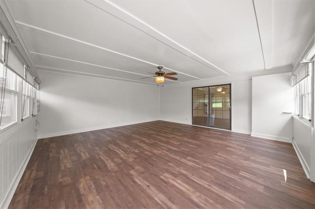 Photo 11 of 41 - 9609 W 105th Terrace