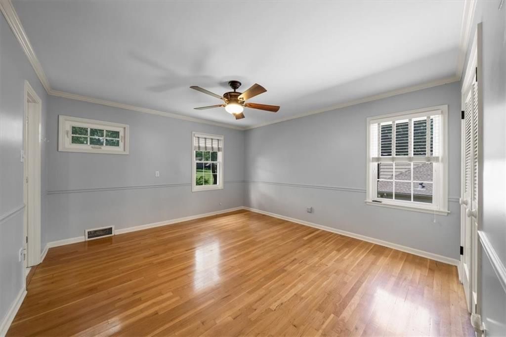 Photo 12 of 41 - 9609 W 105th Terrace