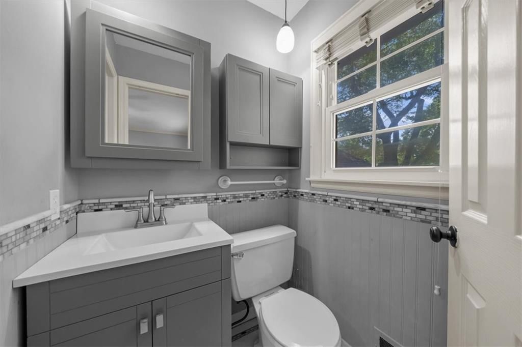 Photo 13 of 41 - 9609 W 105th Terrace