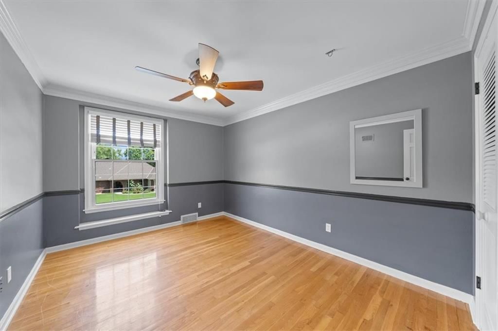 Photo 15 of 41 - 9609 W 105th Terrace