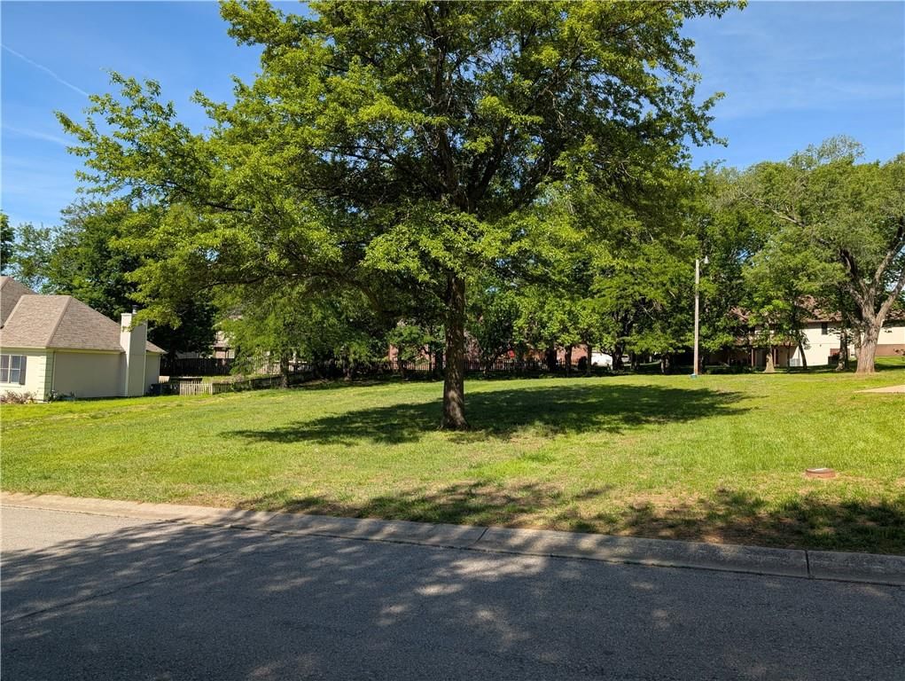 602 Park Place — photo 2