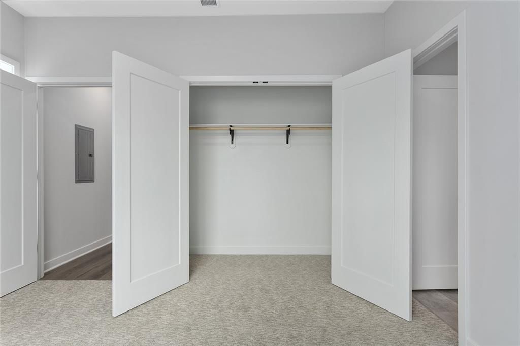 4527 Forest Avenue — photo 37