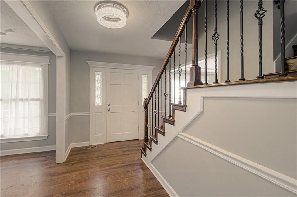 8506 Lakeview Avenue — photo 3