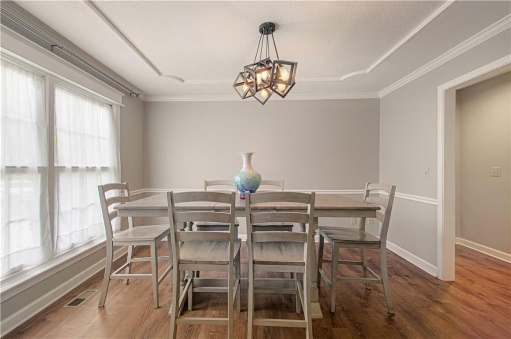 8506 Lakeview Avenue — photo 4