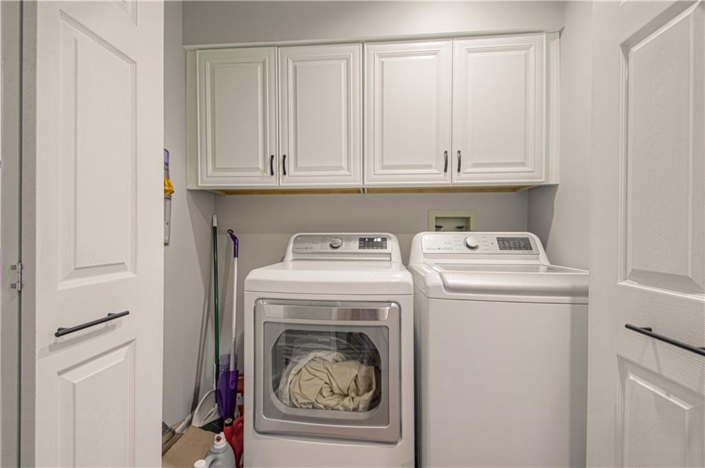 8506 Lakeview Avenue — photo 13
