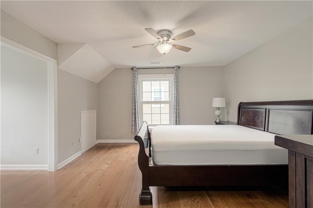 8506 Lakeview Avenue — photo 23