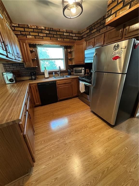 Photo 8 of 20 - 209 S 4th Street