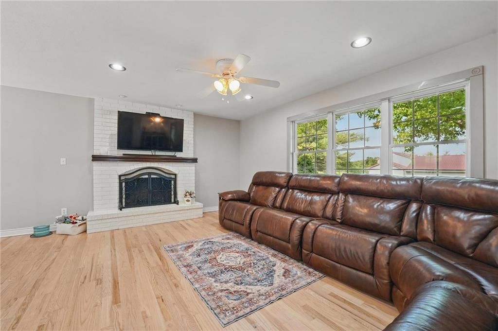 Photo 5 of 53 - 19806 NE 172nd Street